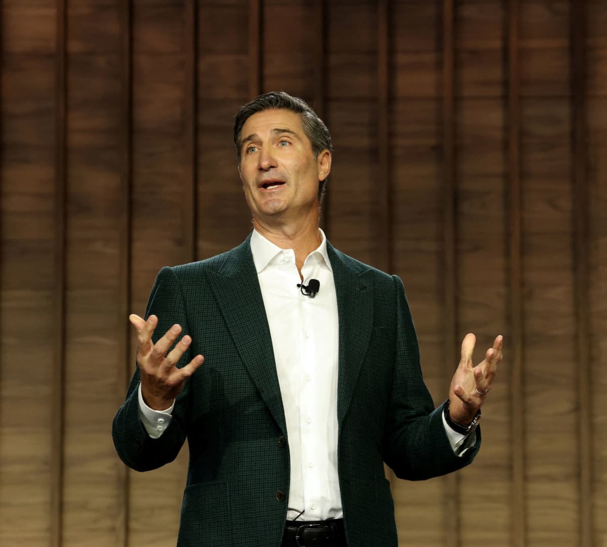 Starbucks sales miss expectations, but its U.S. turnaround is gaining steam